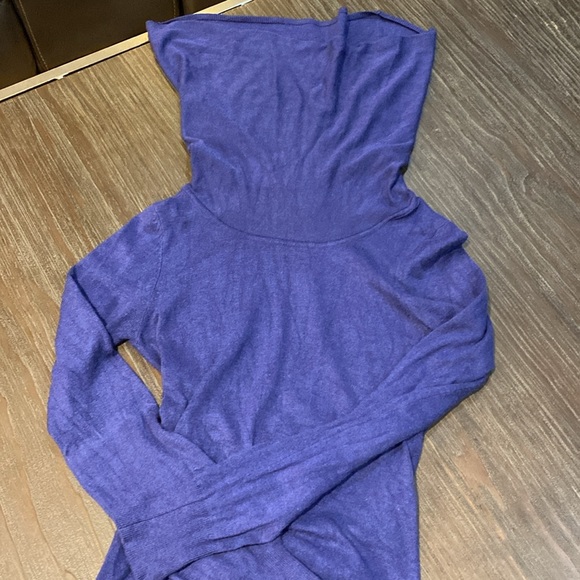 SWS ladies Cowl neck sweater in size medium. Beautiful deep blue color. - Picture 5 of 8